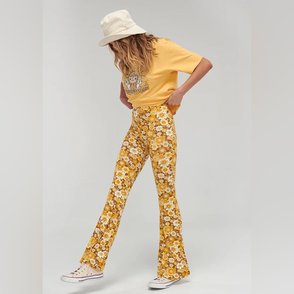Ghanda Rosa Flares